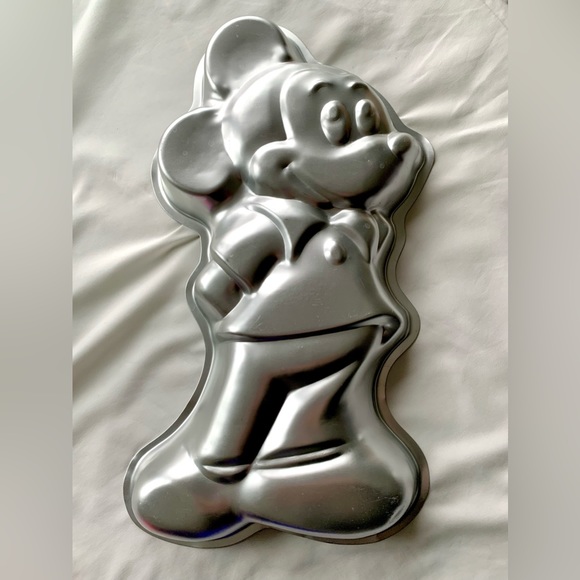Vintage Mickey Mouse cake pan - Picture 1 of 5